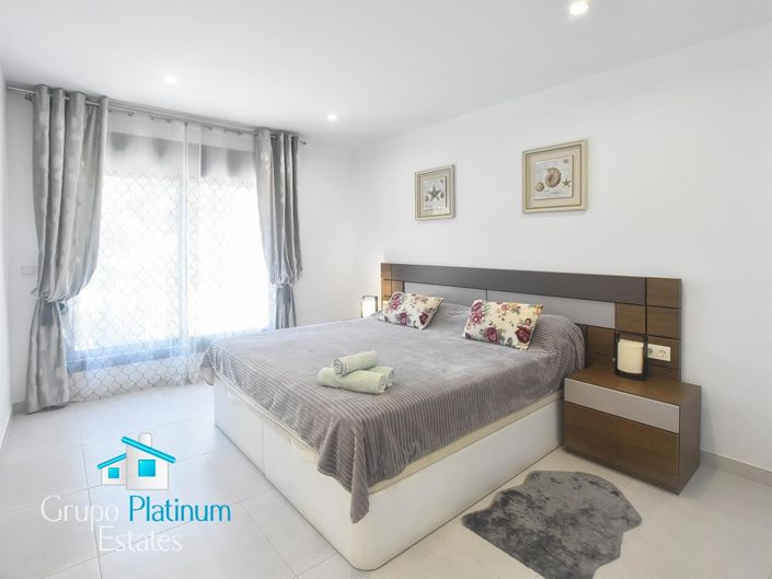 Image No.18-3 Bed Property for sale