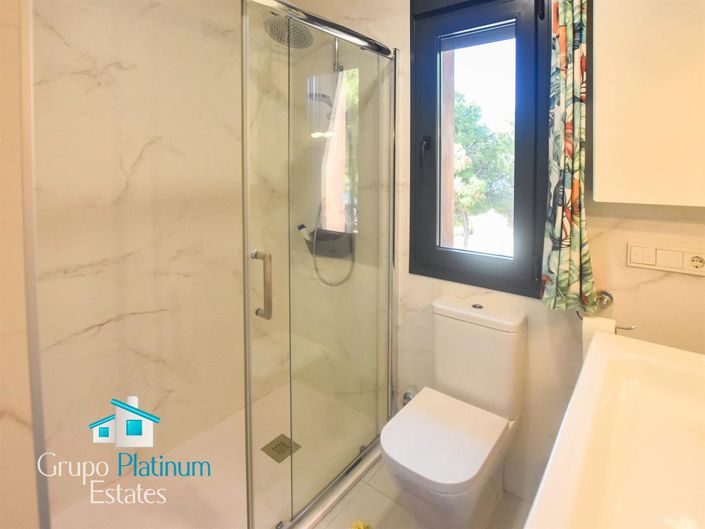 Image No.21-3 Bed Property for sale