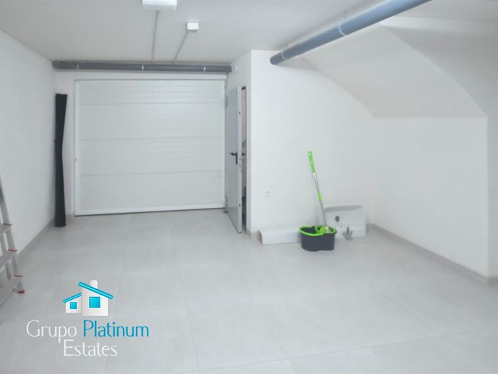 Image No.26-3 Bed Property for sale