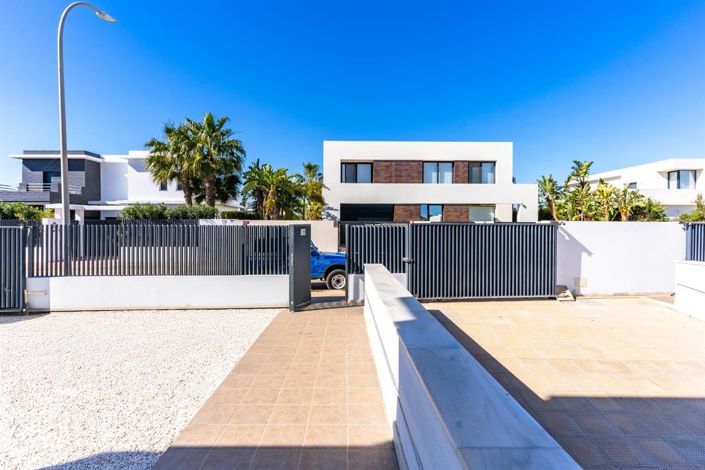 Image No.6-Villa de 4 chambres à vendre à Vera Playa