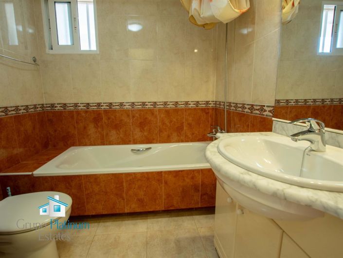 Image No.11-3 Bed Apartment for sale