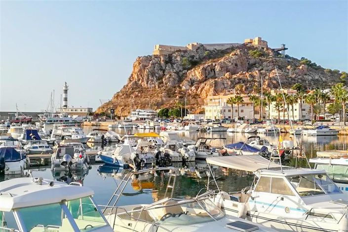 Image No.17-3 Bed Apartment for sale