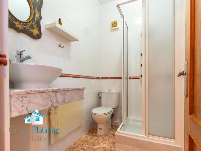 Image No.12-4 Bed Villa for sale