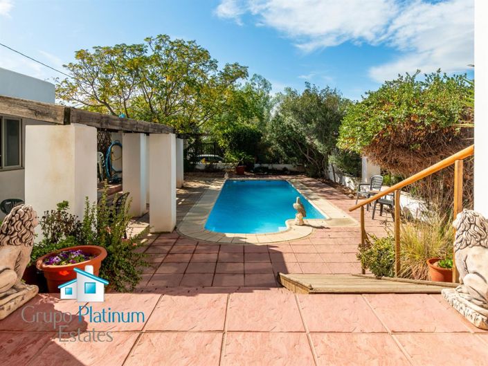 Image No.25-4 Bed Villa for sale