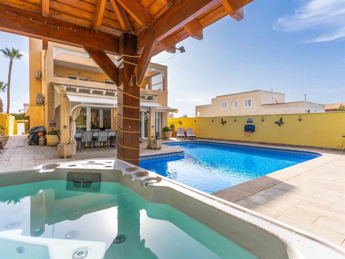 Image No.3-Villa de 5 chambres à vendre à Garrucha