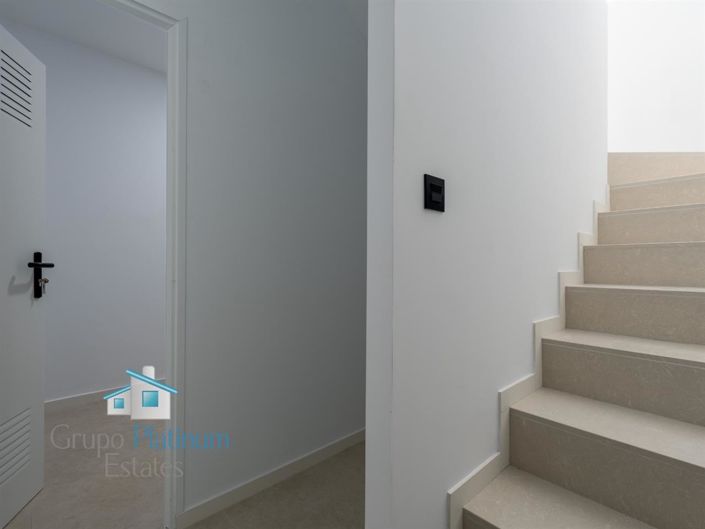 Image No.34-3 Bed Villa for sale