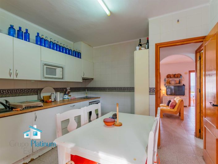 Image No.12-3 Bed Property for sale