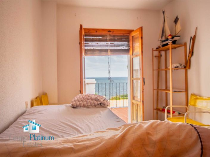 Image No.20-3 Bed Property for sale