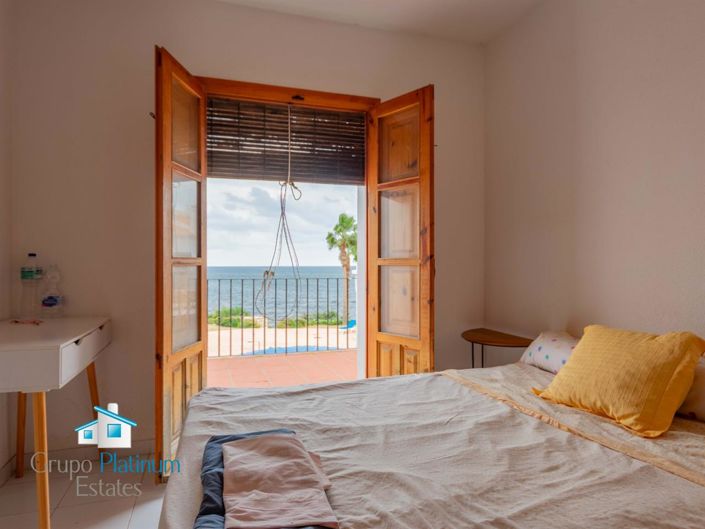 Image No.21-3 Bed Property for sale