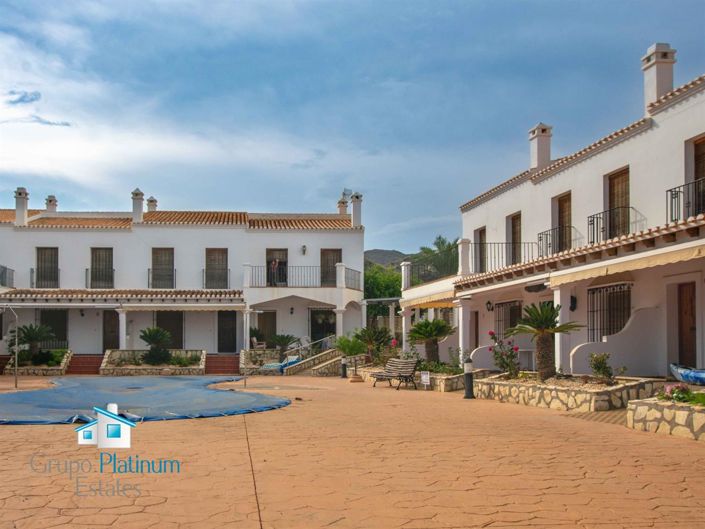 Image No.28-3 Bed Property for sale