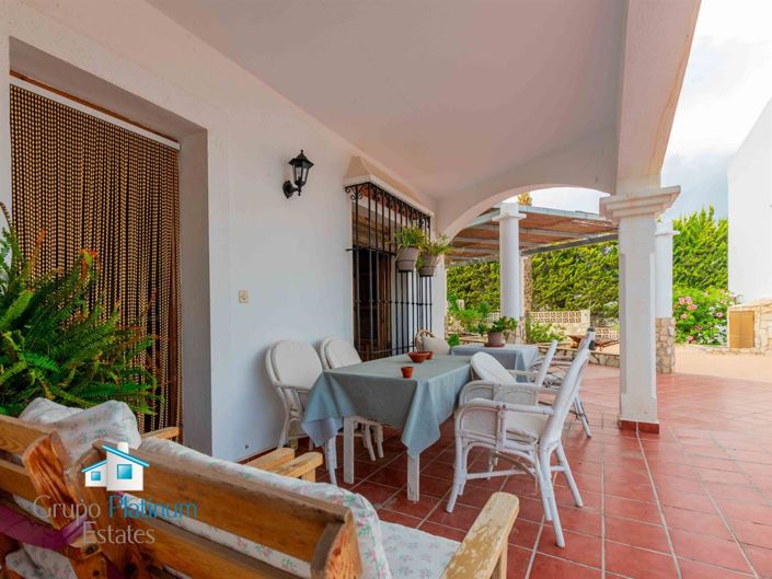 Image No.5-3 Bed Property for sale