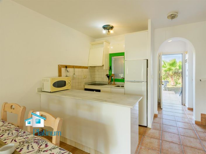 Image No.10-2 Bed Property for sale