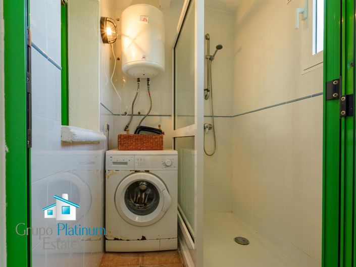 Image No.15-2 Bed Property for sale