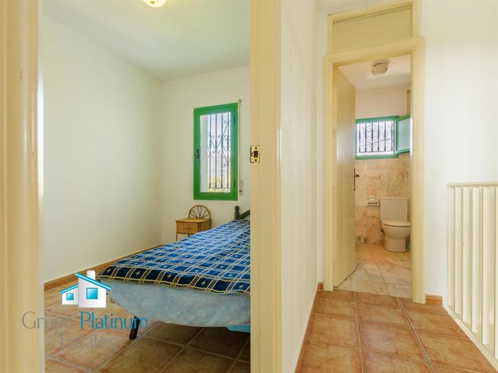 Image No.16-2 Bed Property for sale