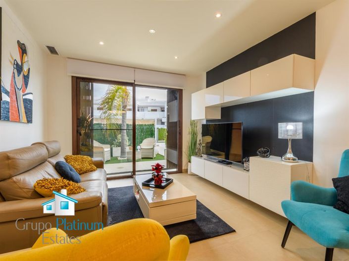 Image No.9-2 Bed Property for sale