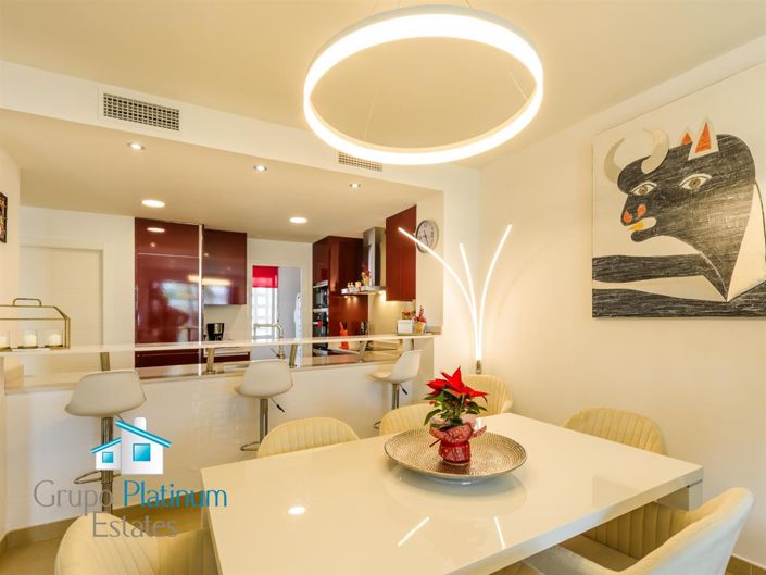 Image No.12-2 Bed Property for sale