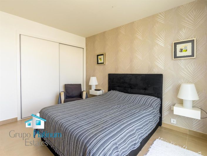 Image No.20-2 Bed Property for sale