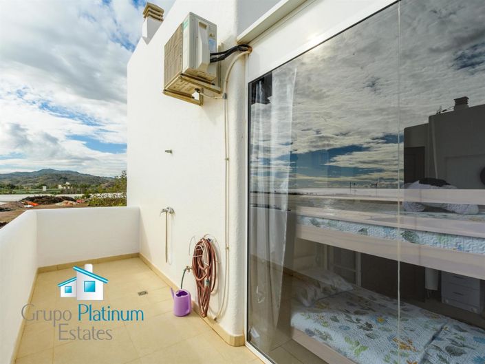 Image No.25-2 Bed Property for sale