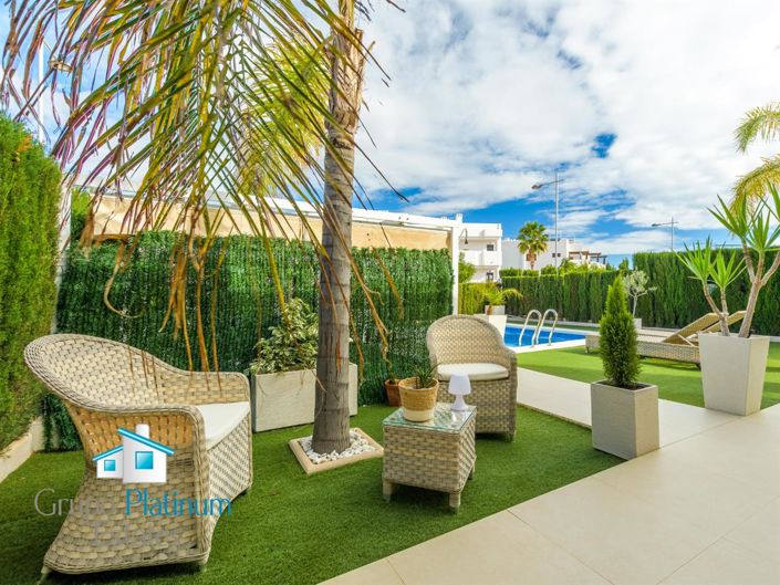 Image No.31-2 Bed Property for sale