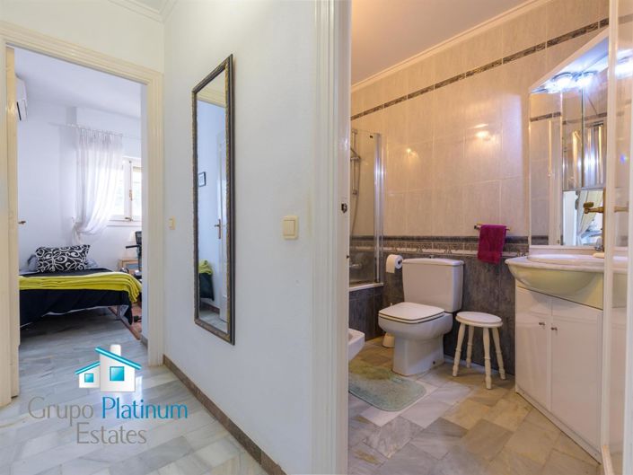 Image No.10-2 Bed Property for sale