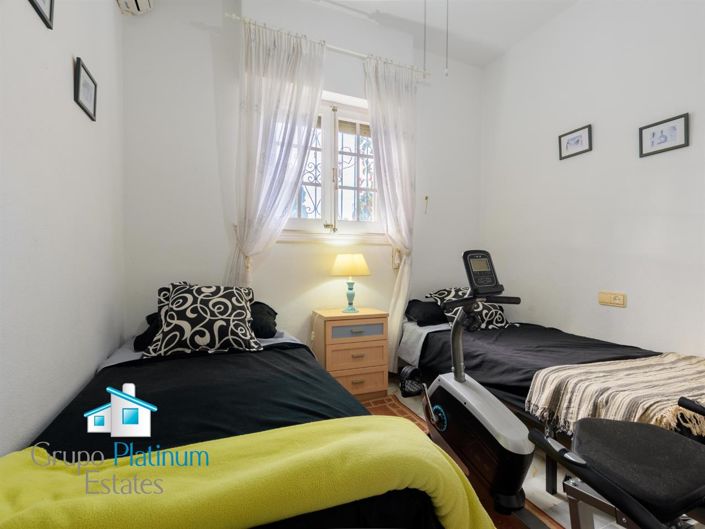 Image No.11-2 Bed Property for sale