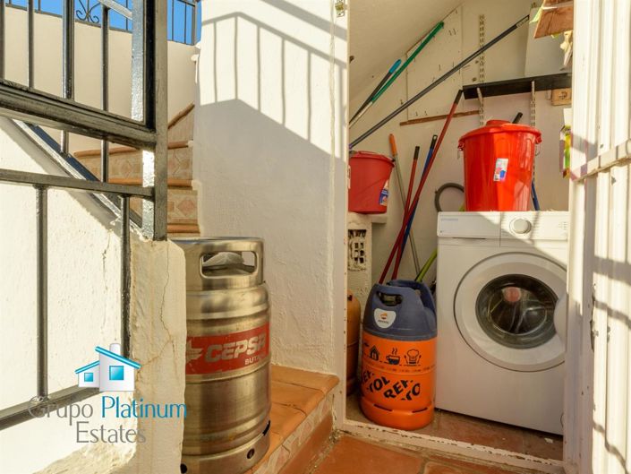 Image No.14-2 Bed Property for sale