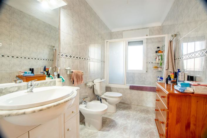 Image No.18-3 Bed Villa for sale