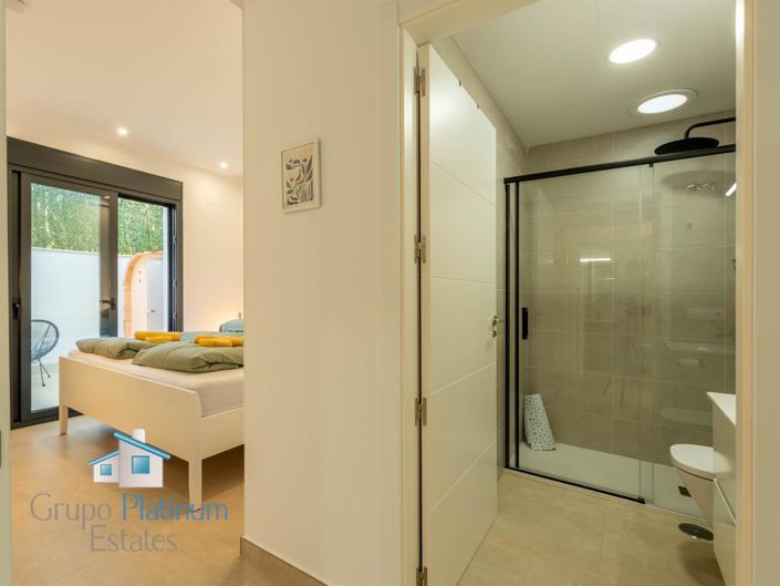 Image No.10-2 Bed Villa for sale