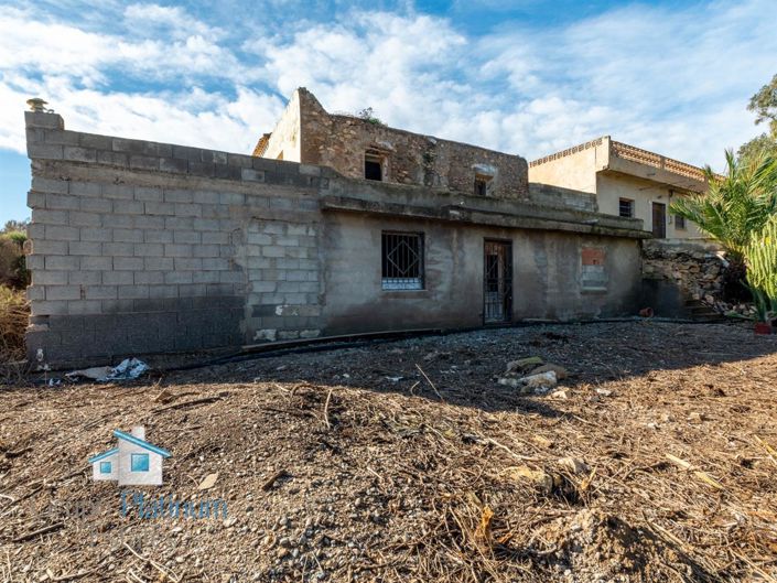 Image No.13-3 Bed Property for sale