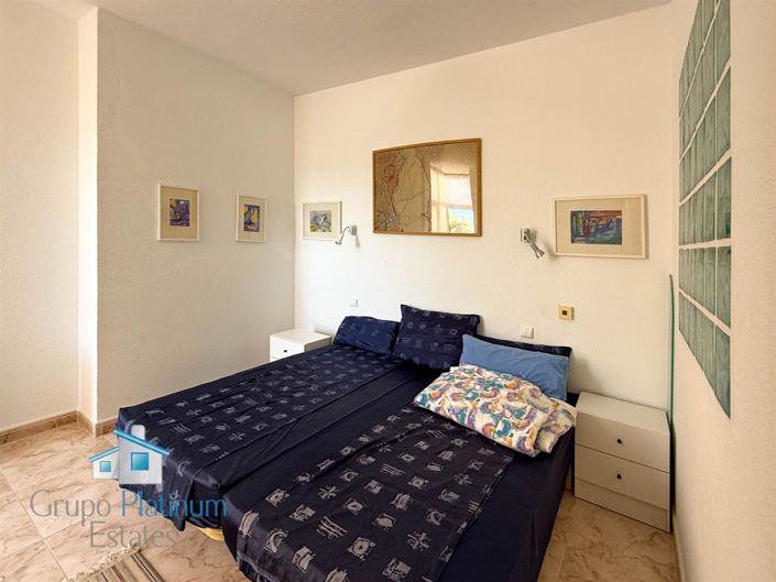 Image No.13-3 Bed Property for sale