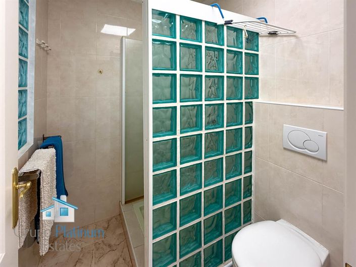 Image No.18-3 Bed Property for sale