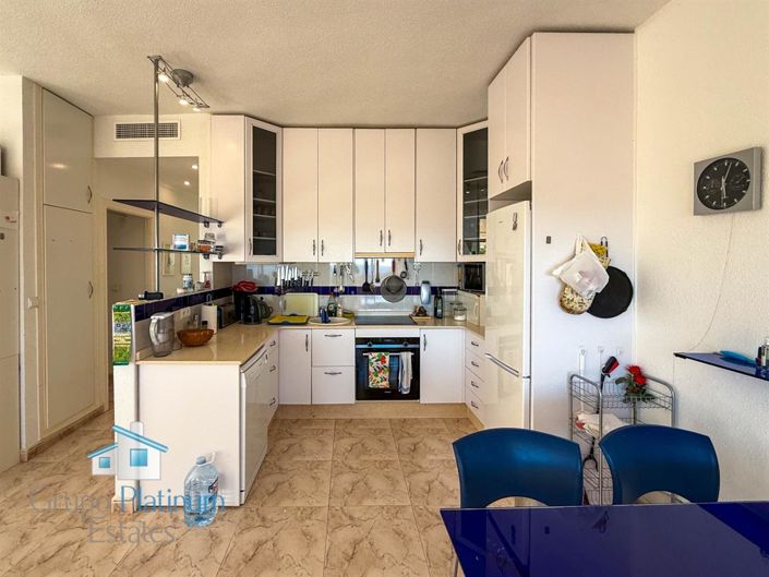 Image No.5-3 Bed Property for sale