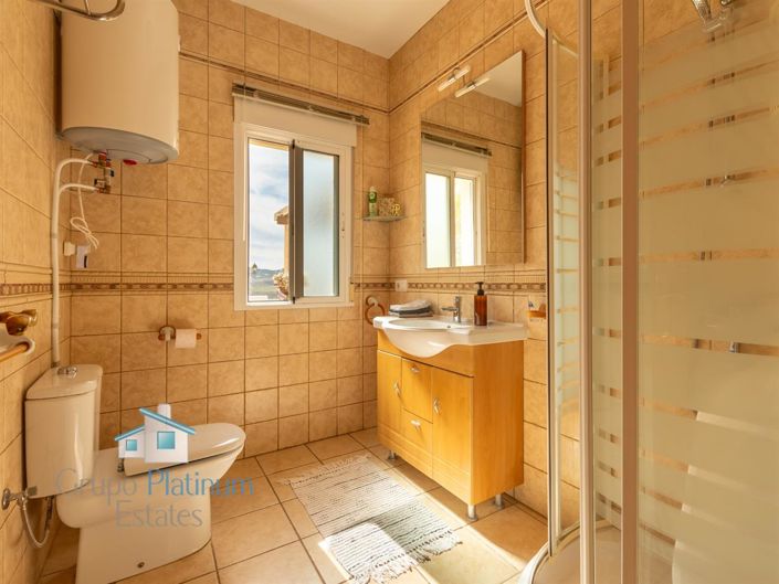 Image No.12-3 Bed Villa for sale
