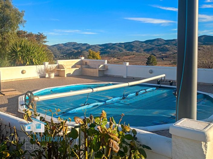 Image No.18-3 Bed Villa for sale