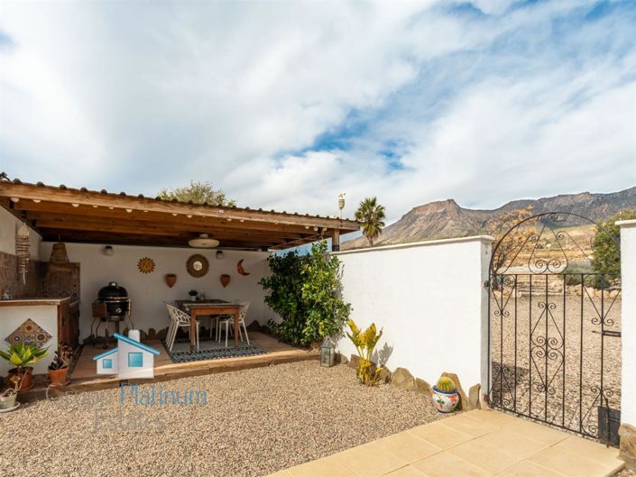 Image No.19-3 Bed Villa for sale