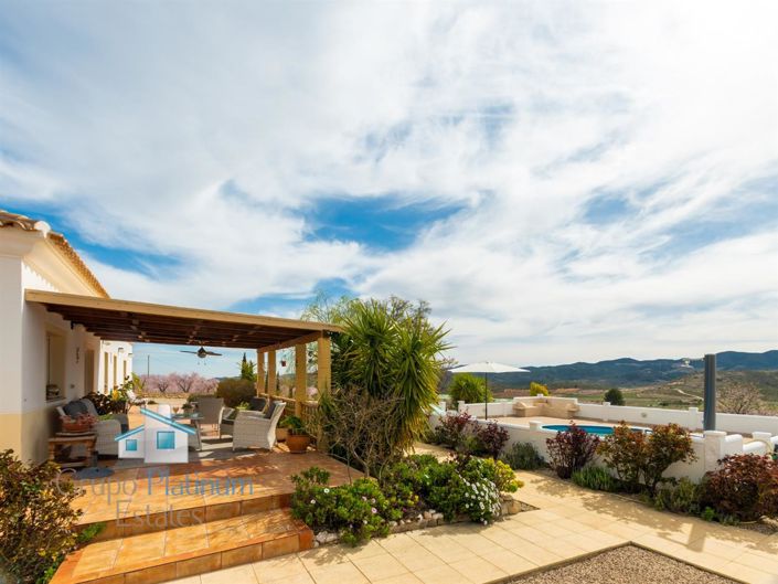 Image No.26-3 Bed Villa for sale