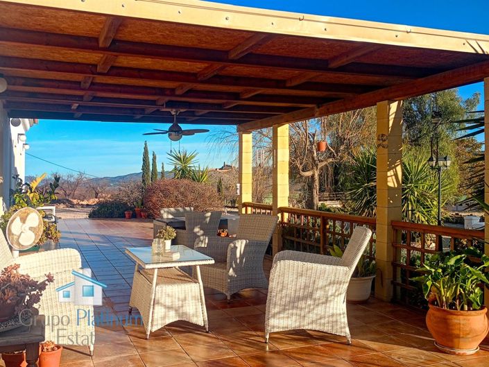 Image No.2-3 Bed Villa for sale