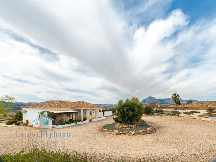 Image No.35-3 Bed Villa for sale