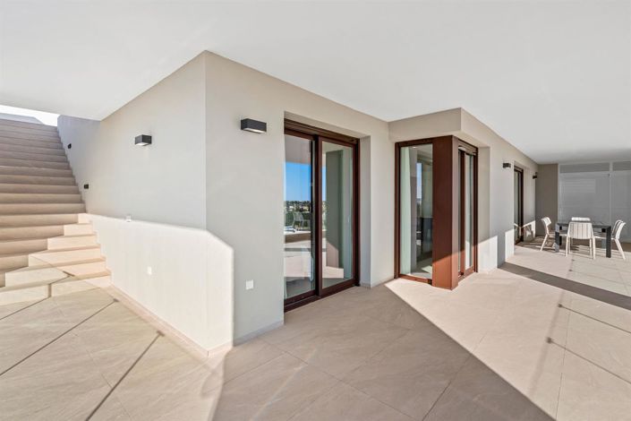 Image No.26-3 Bed Apartment for sale