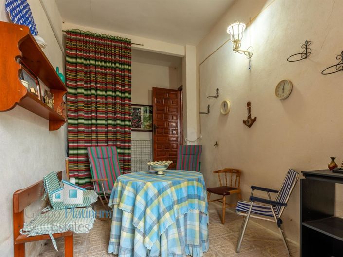 Image No.14-3 Bed Property for sale