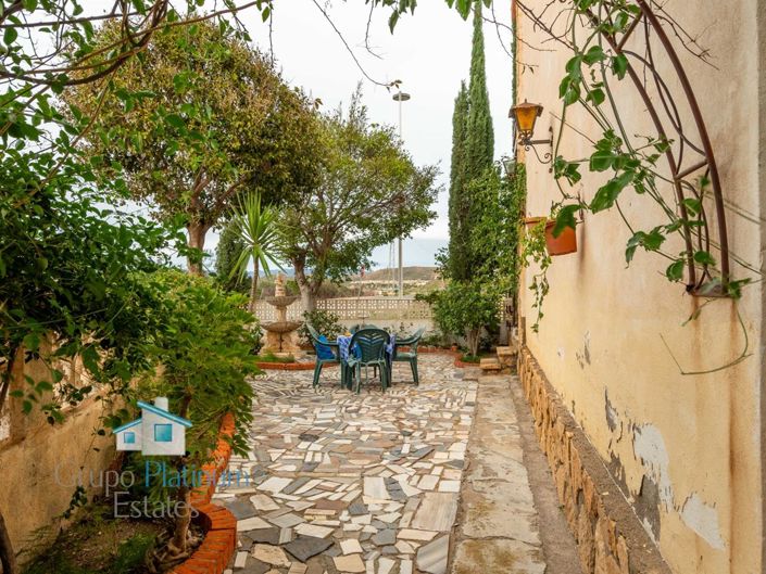 Image No.20-3 Bed Property for sale