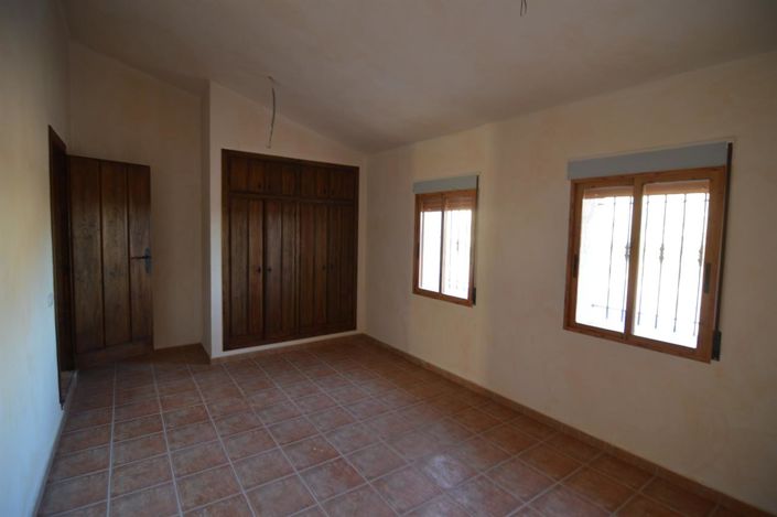 Image No.9-3 Bed Villa for sale