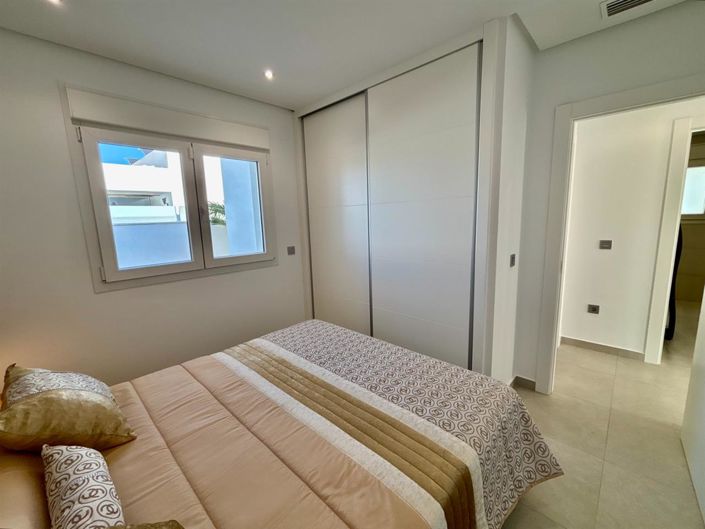 Image No.19-3 Bed Villa for sale