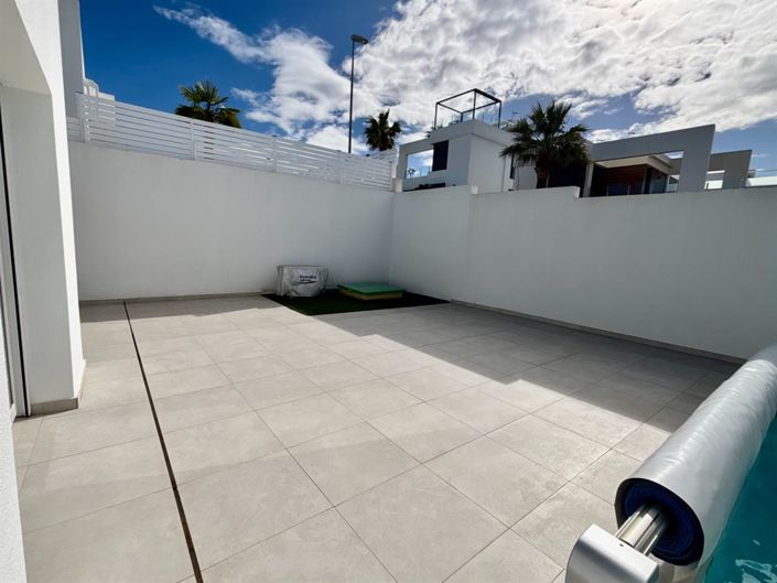 Image No.25-3 Bed Villa for sale