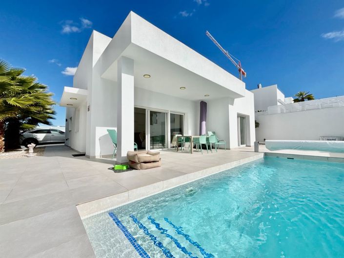 Image No.27-3 Bed Villa for sale