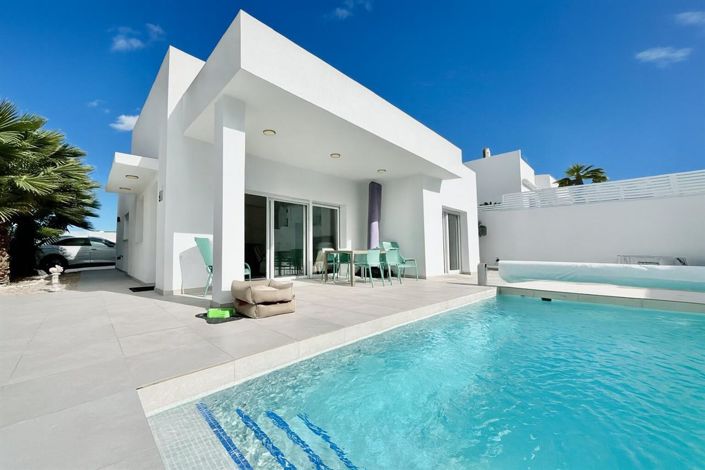 Image No.4-3 Bed Villa for sale