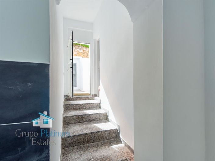 Image No.9-3 Bed Property for sale