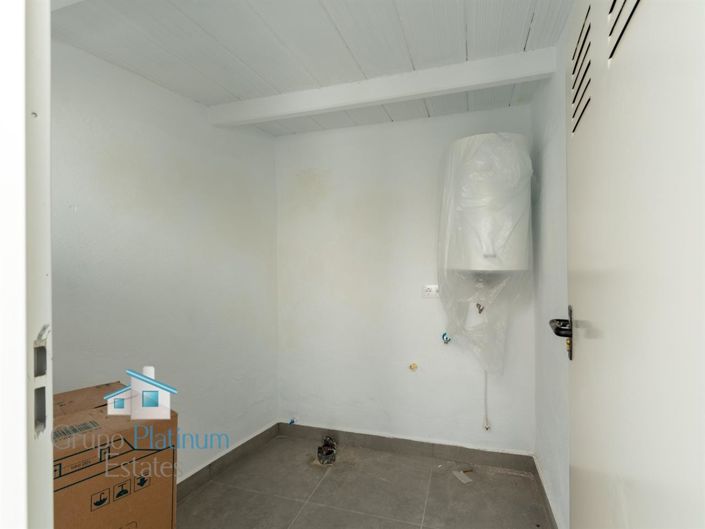 Image No.13-3 Bed Property for sale