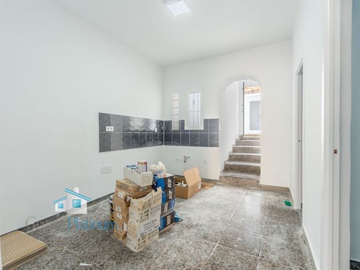 Image No.3-3 Bed Property for sale