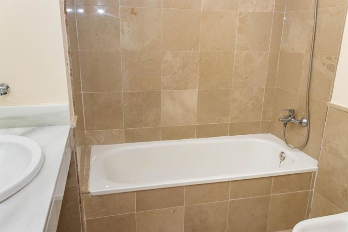 Image No.17-2 Bed Apartment for sale